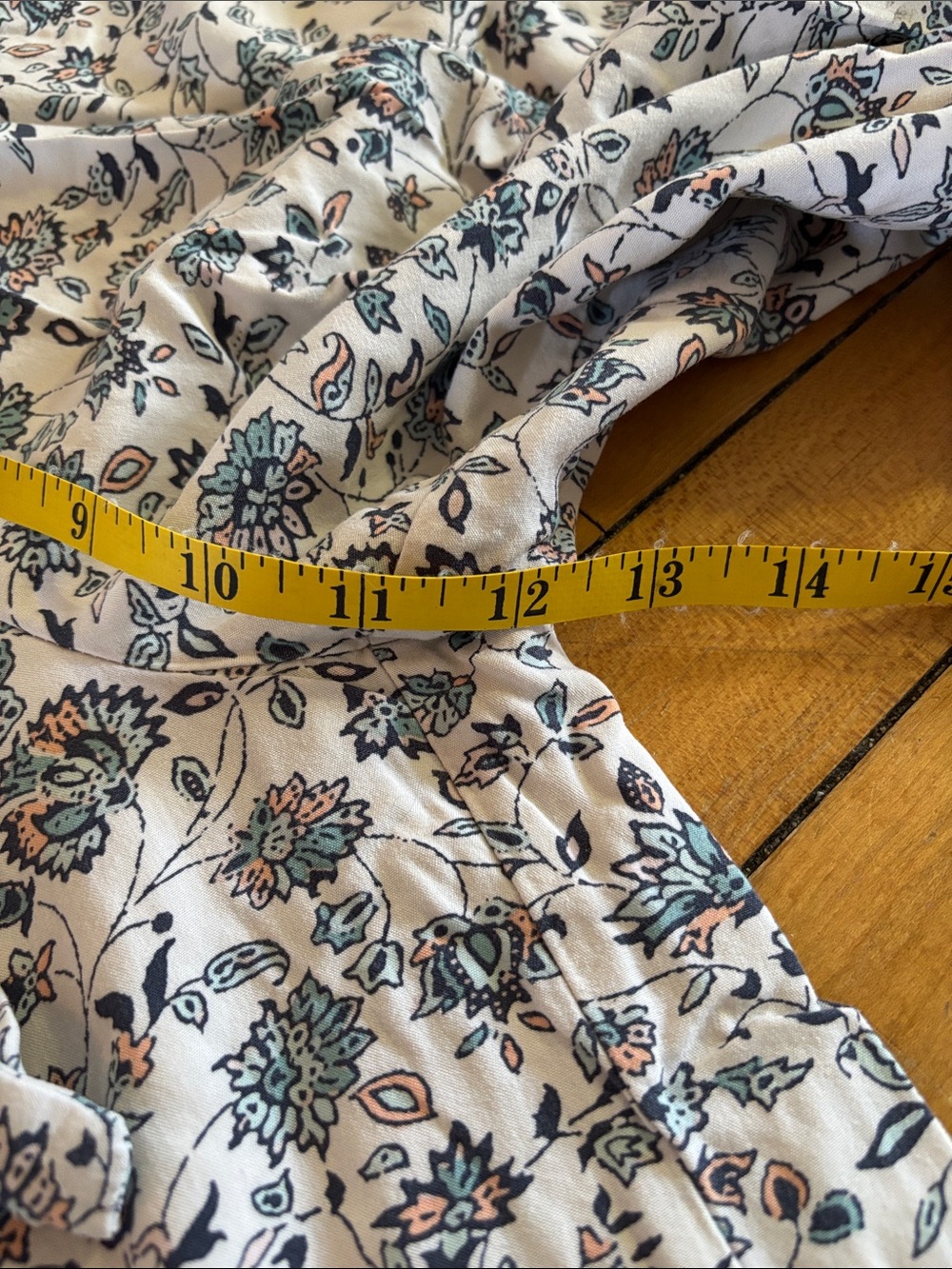 A EUC art class White Floral-Print Drawstring wide leg boho pants - Picture 7 of 8